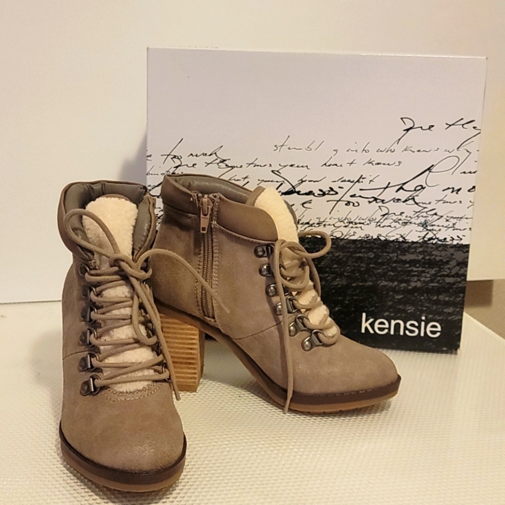 Kensie Boots Taupe Size 5                          No BOX.